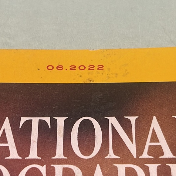 National Geographic Magazine June 2022 The Power of Touch - Picture 2 of 16